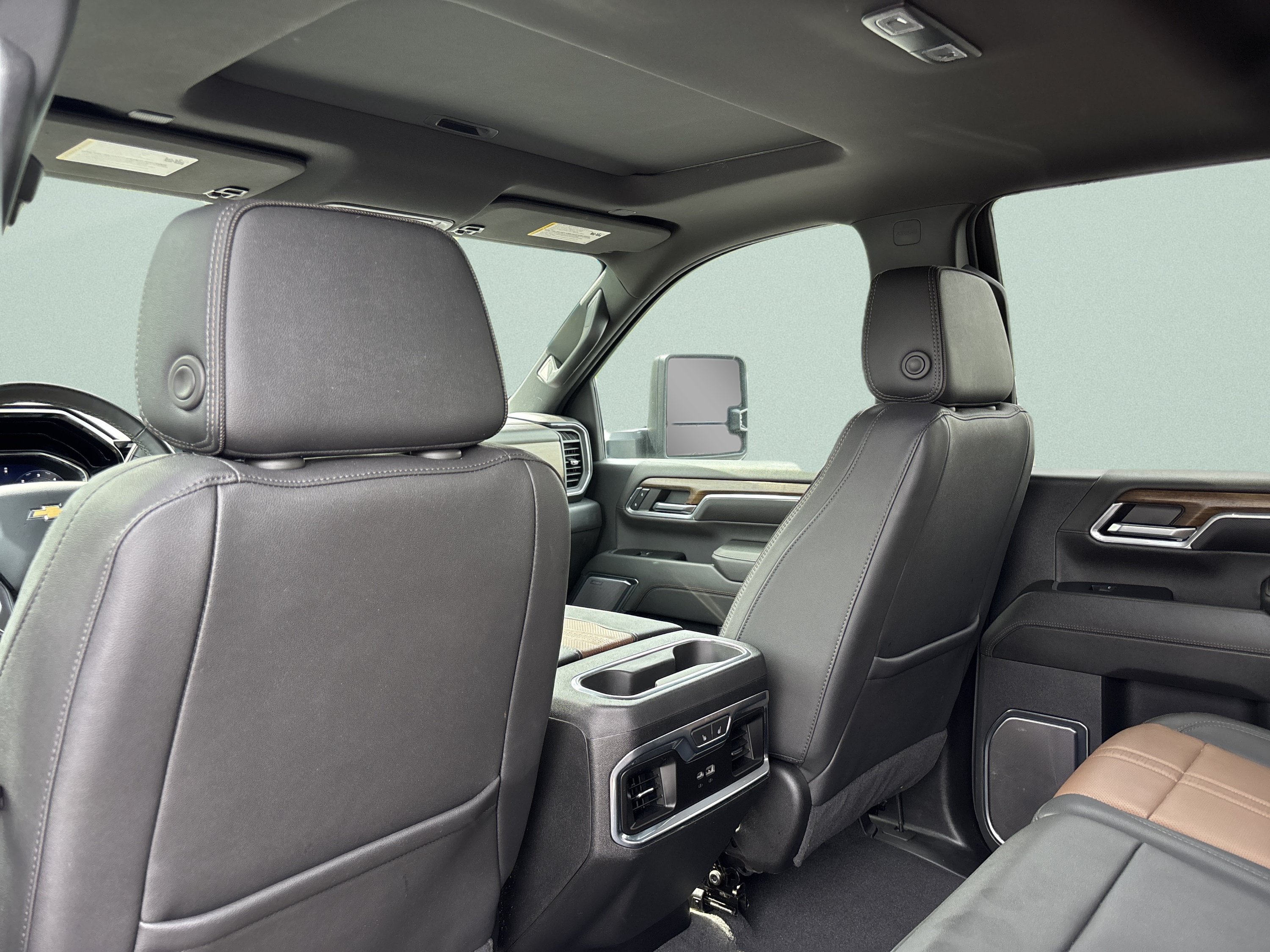 Used 2024 Chevrolet Silverado 3500 High Country w/ High Country Premium Package AWD/4WD image 19