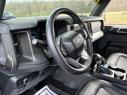 Used 2025 Ford Bronco Badlands image 29