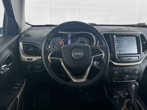 Used 2018 Jeep Cherokee Limited w/ High Altitude Package AWD/4WD image 17