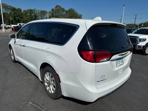 Used 2018 Chrysler Pacifica Touring Plus FWD image 7