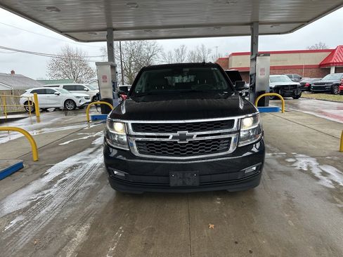 Used 2020 Chevrolet Suburban LT image 2