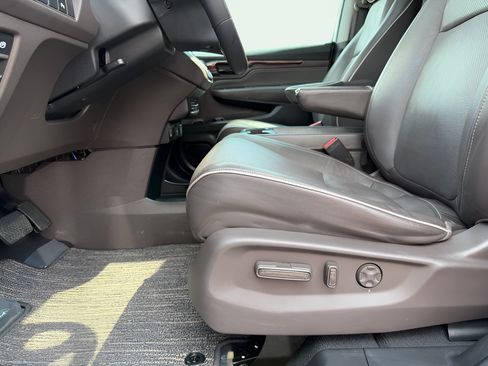 Used 2022 Honda Odyssey Elite image 40
