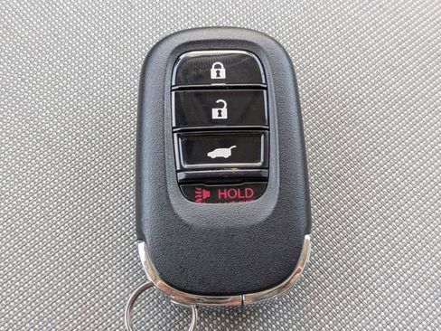 Used 2023 Honda Pilot LX image 32