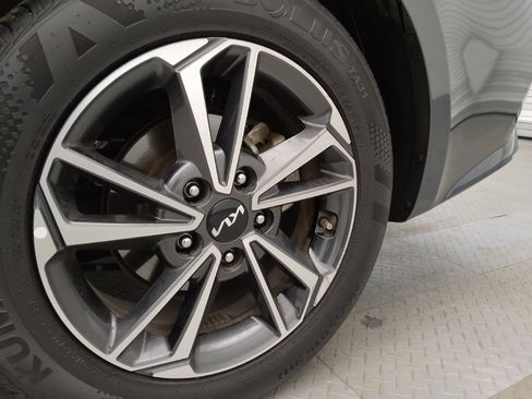 Used 2022 Kia Forte LXS image 31