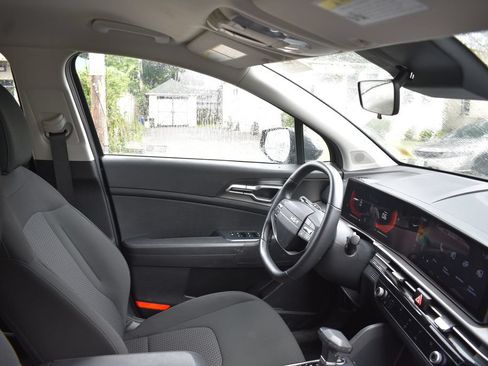 Used 2026 Kia Sportage LX FWD image 19