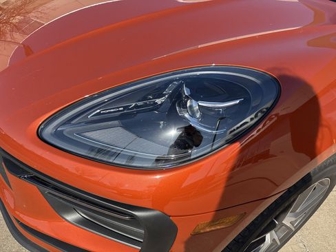 Used 2024 Porsche Macan Turbo image 6