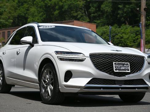 Used 2025 Genesis GV70 2.5T AWD/4WD image 8