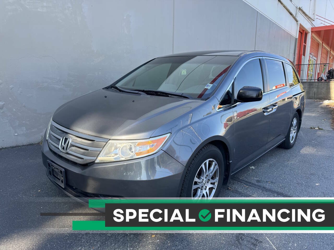 Used 2013 Honda Odyssey EX image 1