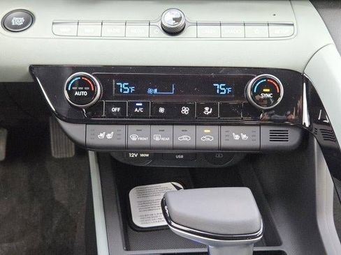 New 2026 Hyundai Elantra Limited image 15