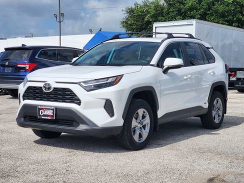 Used 2025 Toyota RAV4 XLE w/ Convenience Package AWD/4WD image 3