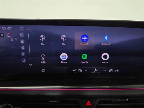 Used 2025 Buick Envision Preferred image 23