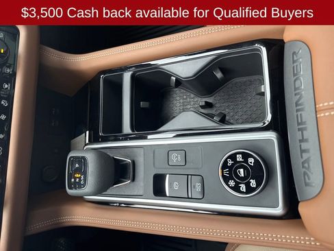 New 2026 Nissan Pathfinder Platinum image 17