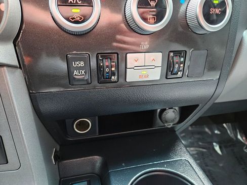 Used 2012 Toyota Sequoia Platinum image 10