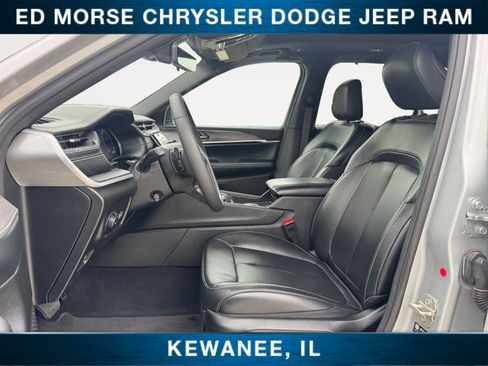 Used 2024 Jeep Grand Cherokee L Limited w/ Luxury Tech Group II AWD/4WD image 9