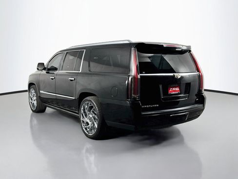 Used 2016 Cadillac Escalade ESV Platinum AWD/4WD image 3