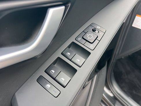 Certified 2023 Kia Niro EX Touring image 14