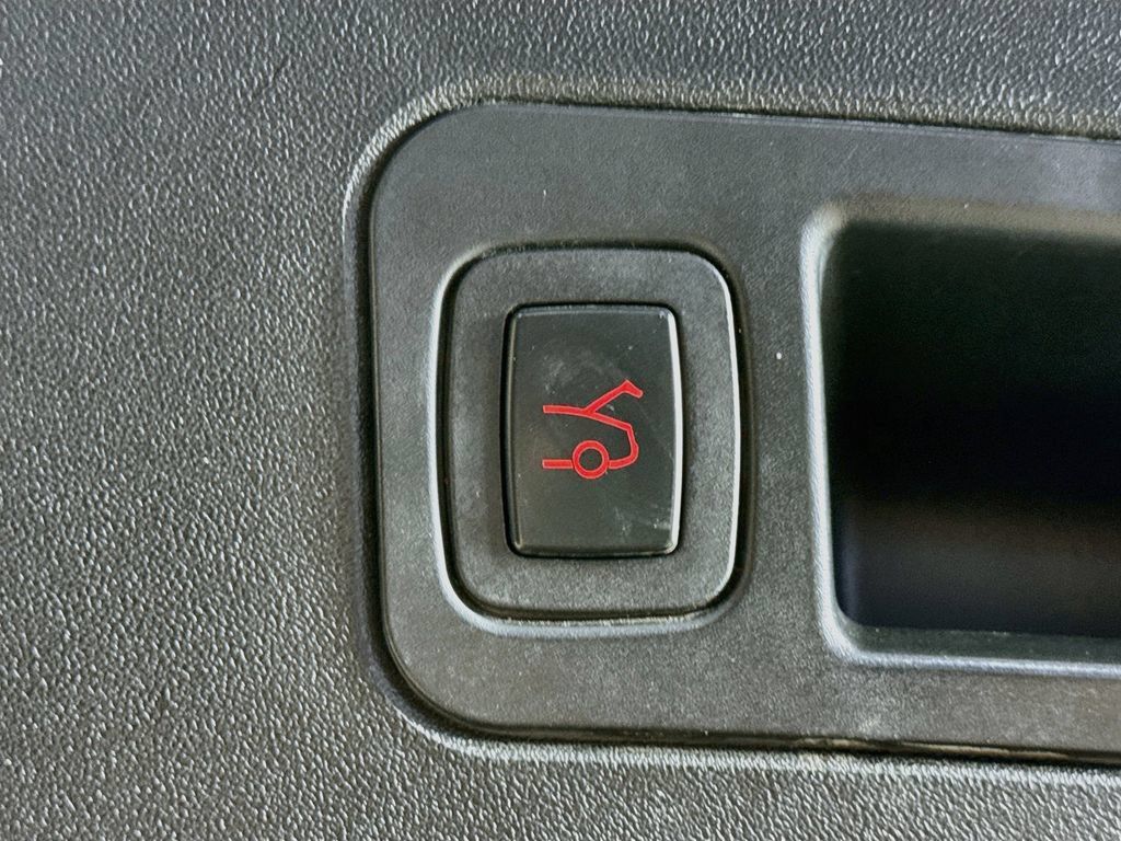 Used 2016 Tesla Model S 70 RWD image 31