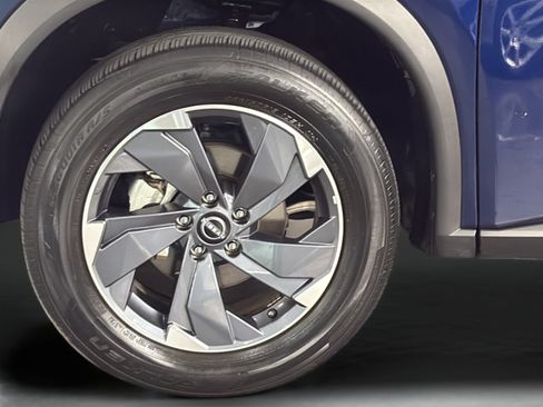 Used 2025 Nissan Rogue SV FWD image 10