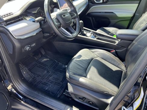 Used 2022 Jeep Compass Limited image 12