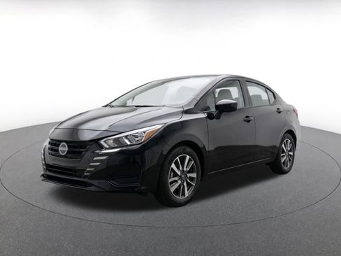 Used 2025 Nissan Versa SV FWD image 3