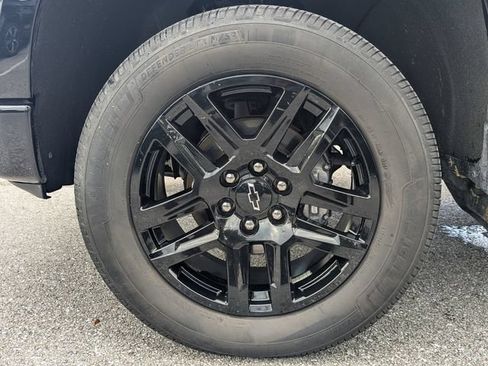 Used 2022 Chevrolet Silverado 1500 Custom Trail Boss w/ LPO, Dark Essentials Package AWD/4WD image 10