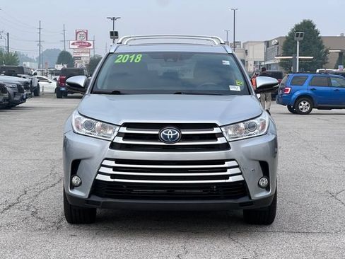 Used 2018 Toyota Highlander XLE AWD/4WD image 2