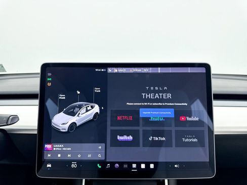 Used 2021 Tesla Model Y Long Range AWD/4WD image 24