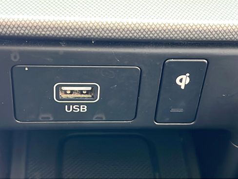 Used 2022 Hyundai Palisade Limited FWD image 19