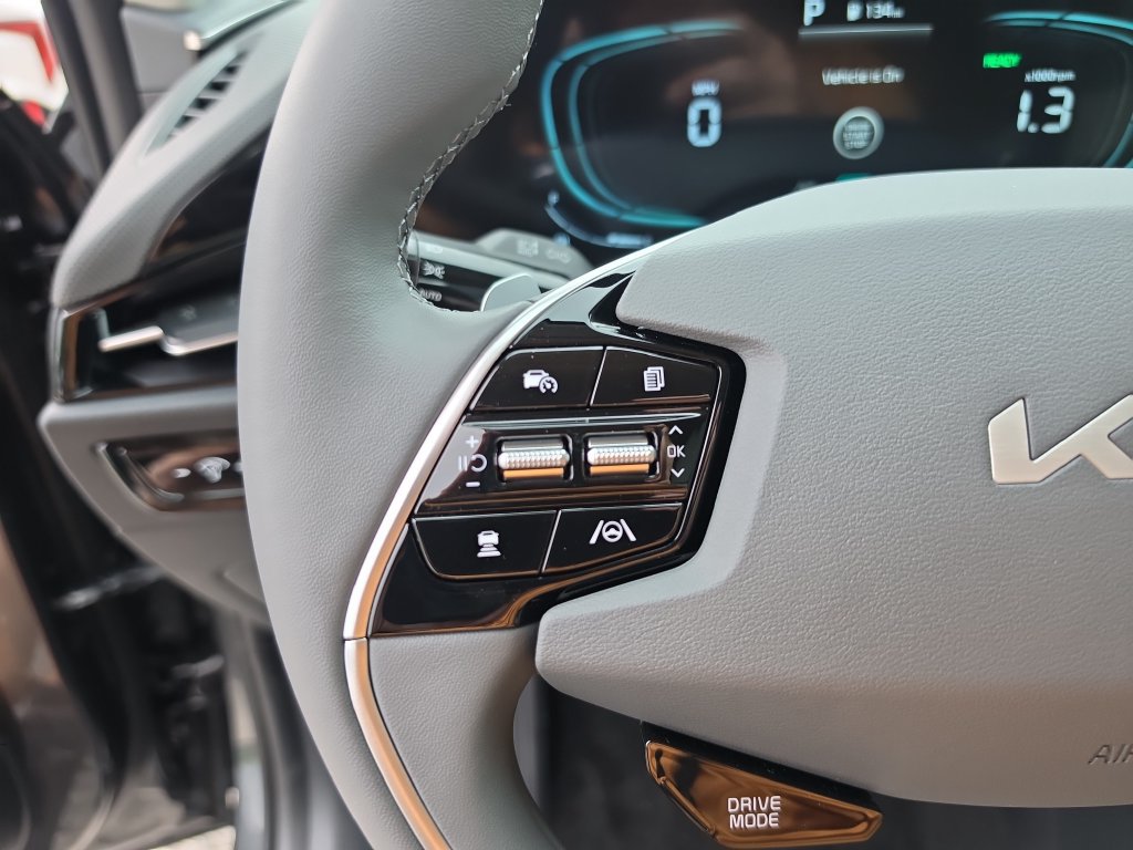New 2026 Kia Niro EX FWD image 29