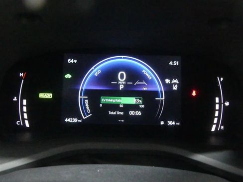 Used 2025 Toyota Camry LE image 32