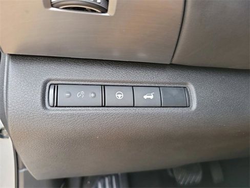 Used 2025 Nissan Pathfinder SL image 33