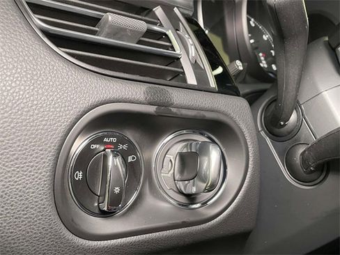 New 2026 Porsche Macan image 38