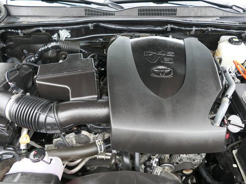 Used 2021 Toyota Tacoma TRD Off-Road image 27