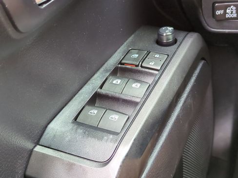 Used 2019 Toyota Tacoma TRD Off-Road image 23