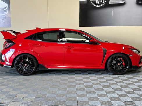 Used 2018 Honda Civic Type R image 3