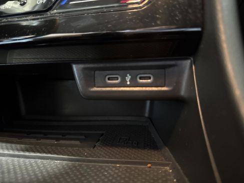 Used 2025 Volkswagen Jetta SE image 39