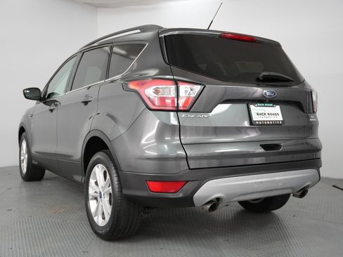 Used 2018 Ford Escape SE image 7