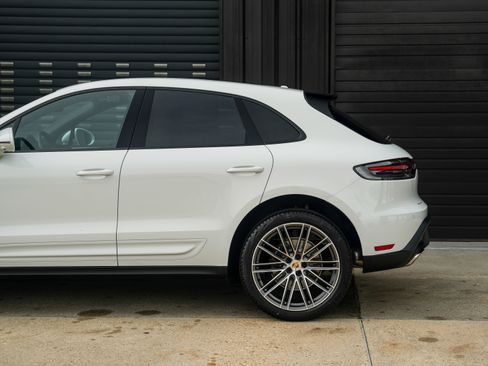 New 2025 Porsche Macan image 12