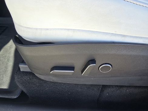 Used 2021 Tesla Model Y Long Range image 15