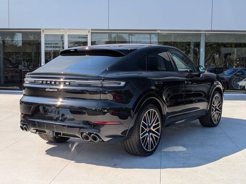 New 2026 Porsche Cayenne Coupe image 9