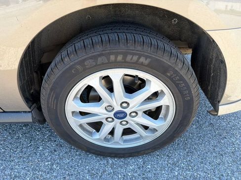 Used 2020 Ford Transit Connect XLT FWD image 11