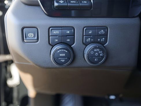 Certified 2025 Chevrolet Silverado 1500 LTZ w/ LTZ Premium Texas Edition image 18