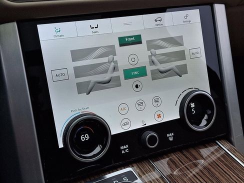 Used 2019 Land Rover Range Rover HSE image 19