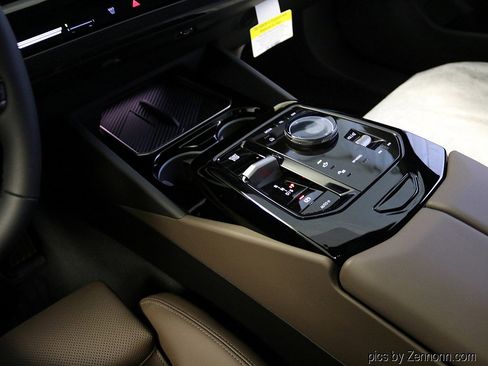 Used 2025 BMW 530i xDrive image 20