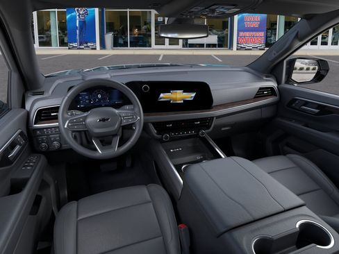 New 2026 Chevrolet Suburban Z71 AWD/4WD image 17
