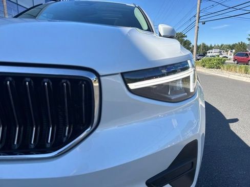 Certified 2025 Volvo XC40 B5 Core AWD/4WD image 8