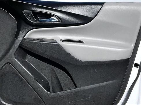 Used 2021 Chevrolet Equinox LS FWD image 26