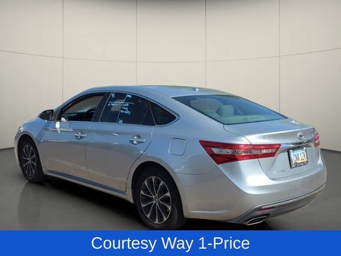 Used 2018 Toyota Avalon XLE w/ All Weather Liner Package FWD image 6