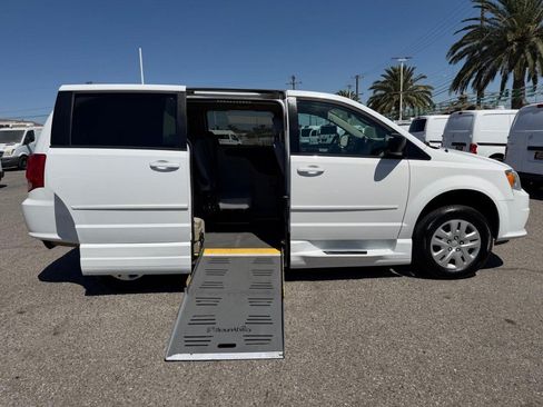 Used 2014 Dodge Grand Caravan SE w/ Quick Order Package 29E SE FWD image 7