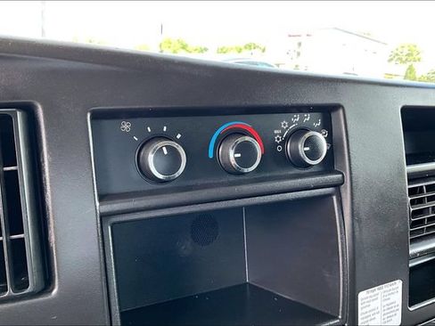Used 2012 GMC Savana 2500 RWD image 16